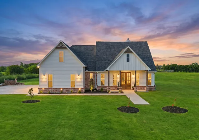 Photo 2 of Single family home for sale at 5692 County Road 1093, Celeste, TX 75423 | MLS# 21351812 | Listing updated on 2026-10-05