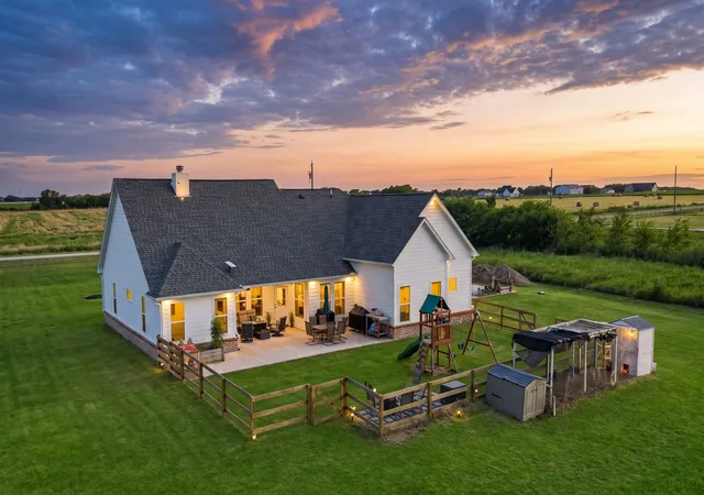 Photo 3 of Single family home for sale at 5692 County Road 1093, Celeste, TX 75423 | MLS# 21351812 | Listing updated on 2026-10-05