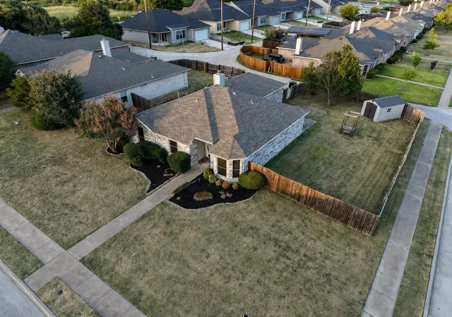 2nd image of 1908 Chapman Dr, Lancaster, TX 75134 | MLS# 21350314