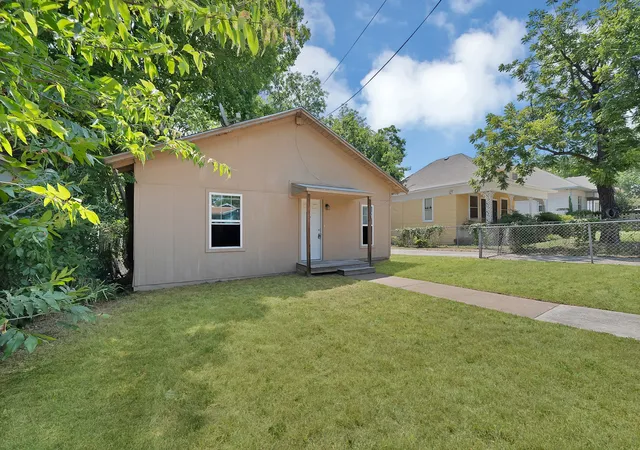 Photo 24 of Single family home for sale at 515 Woodrow Ave, Fort Worth, TX 76105 | MLS# 21349745 | Listing updated on 2026-08-06