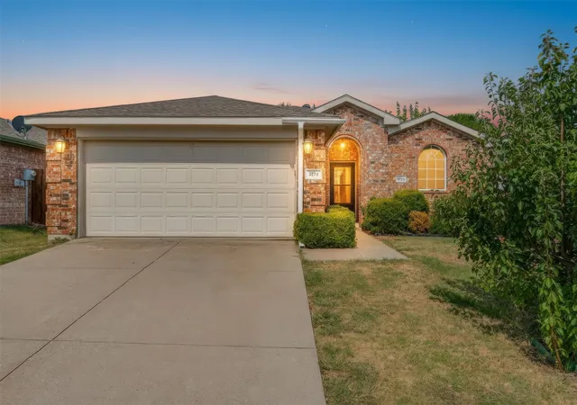 Photo 1 of Single family home for sale at 525 Port O Conner Dr, Little Elm, TX 75068 | MLS# 21351925 | Listing updated on 2026-08-07