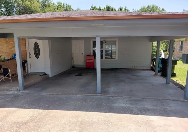 Photo 2 of Single family home for sale at 1528 E King St, Sherman, TX 75090 | MLS# 21351957 | Listing updated on 2026-09-29