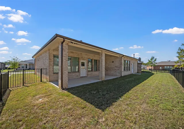 Photo 3 of Single family home for sale at 3712 Fireside Ln, Mc Kinney, TX 75071 | MLS# 21351953 | Listing updated on 2026-08-06