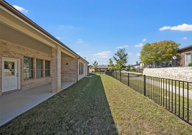 Photo 4 of Single family home for sale at 3712 Fireside Ln, Mc Kinney, TX 75071 | MLS# 21351953 | Listing updated on 2026-08-06