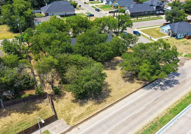 Photo 4 of Land for sale at 804 E Powell Ave, Fort Worth, TX 76104 | MLS# 21349468 | Listing updated on 2026-08-06