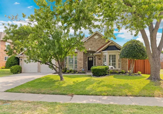 Photo 2 of Single family home for sale at 6000 Plantation Ln, Frisco, TX 75035 | MLS# 21348486 | Listing updated on 2026-09-25