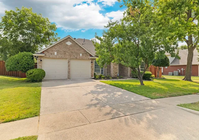 Photo 3 of Single family home for sale at 6000 Plantation Ln, Frisco, TX 75035 | MLS# 21348486 | Listing updated on 2026-09-25