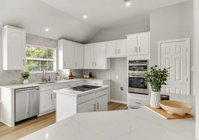 Photo 4 of Single family home for sale at 6000 Plantation Ln, Frisco, TX 75035 | MLS# 21348486 | Listing updated on 2026-09-25