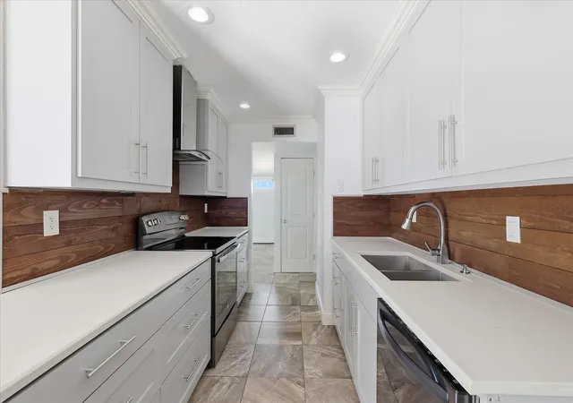 Photo 3 of Single family home for sale at 5552 N Colony Blvd, The Colony, TX 75056 | MLS# 21348886 | Listing updated on 2026-08-08