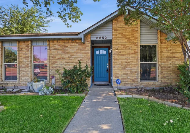 Photo 4 of Single family home for sale at 5552 N Colony Blvd, The Colony, TX 75056 | MLS# 21348886 | Listing updated on 2026-08-08