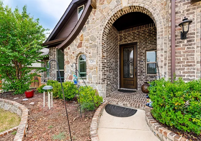 2nd image of 3204 Park Ridge Dr, Mesquite, TX 75181 | MLS# 21351989
