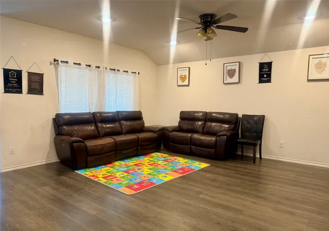 3rd image of 2900 Peony Dr, Sherman, TX 75092 | MLS# 21352037