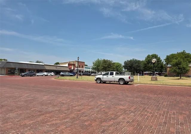 Photo 26 of Single family home for sale at 502 E College St, Leonard, TX 75452 | MLS# 21352041 | Listing updated on 2026-09-23