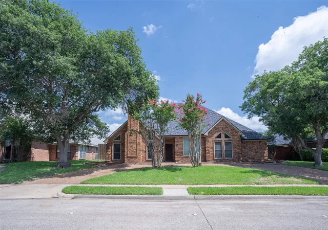 Photo 1 of Single family home for sale at 3905 Cross Bend Rd, Plano, TX 75023 | MLS# 21352043 | Listing updated on 2026-08-06