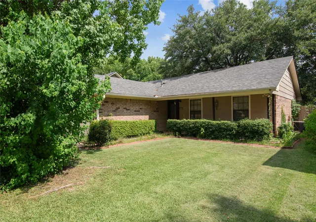 3rd image of 2526 Downs Cir, Bossier City, LA 71111 | MLS# 21352048