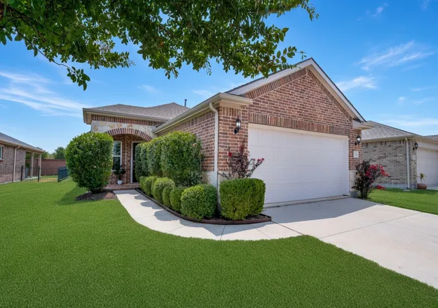 Photo 2 of Single family home for sale at 7928 Cool River Dr, Frisco, TX 75036 | MLS# 21346857 | Listing updated on 2026-09-26