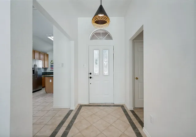Photo 3 of Sale Pending at 1521 Morrison Dr, Fort Worth, TX 76112 | MLS# 21351958 | Listing updated on 2026-09-01