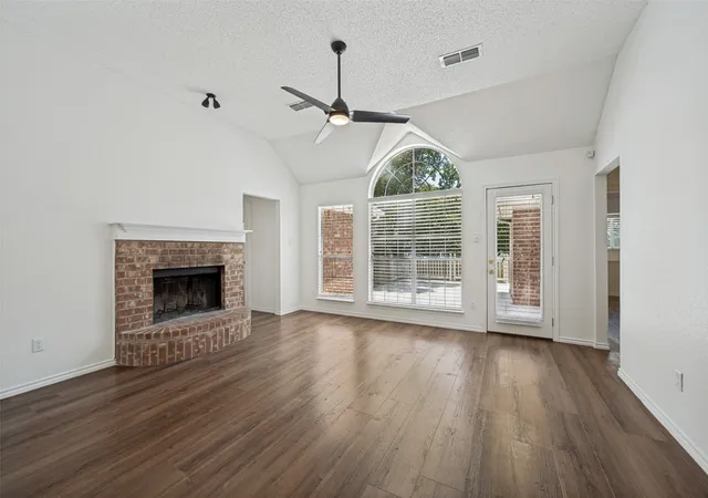 Photo 3 of Sale Pending at 1521 Morrison Dr, Fort Worth, TX 76112 | MLS# 21351958 | Listing updated on 2026-09-01