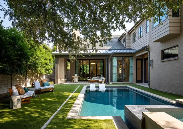 Photo 2 of Mansion for sale at 6979 Bob O Link Dr, Dallas, TX 75214 | MLS# 21351922 | Listing updated on 2026-10-02