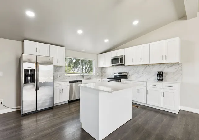 Photo 4 of Sale Pending at 9358 Running Bear Rd, Aubrey, TX 76227 | MLS# 21351007 | Listing updated on 2026-08-22