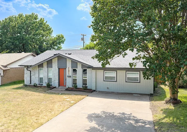 Photo 3 of Single family home for sale at 1101 Fouts Dr, Irving, TX 75061 | MLS# 21351819 | Listing updated on 2026-09-24
