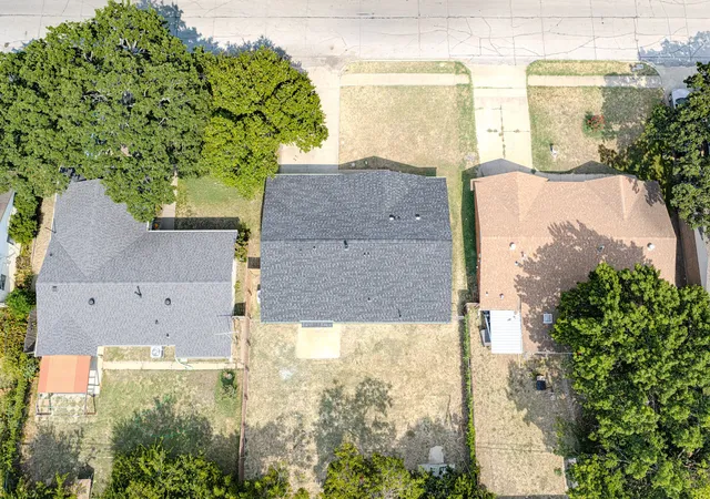 Photo 4 of Single family home for sale at 1101 Fouts Dr, Irving, TX 75061 | MLS# 21351819 | Listing updated on 2026-09-24
