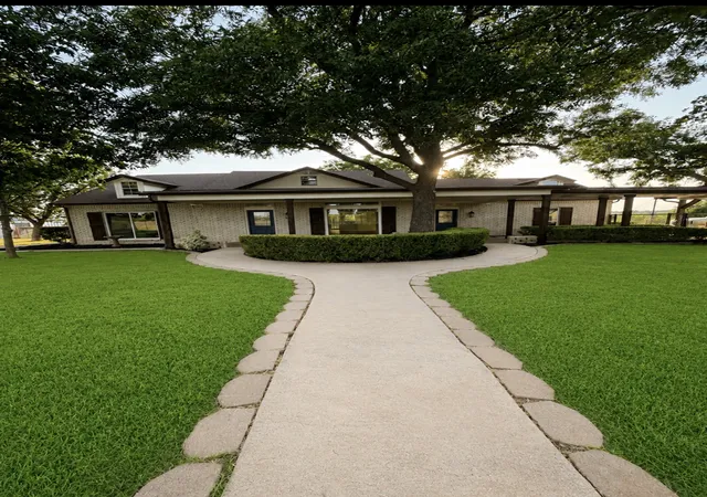 Photo 2 of Single family home for sale at 648 County Road 1591, Sunset, TX 76270 | MLS# 21351757 | Listing updated on 2026-09-25