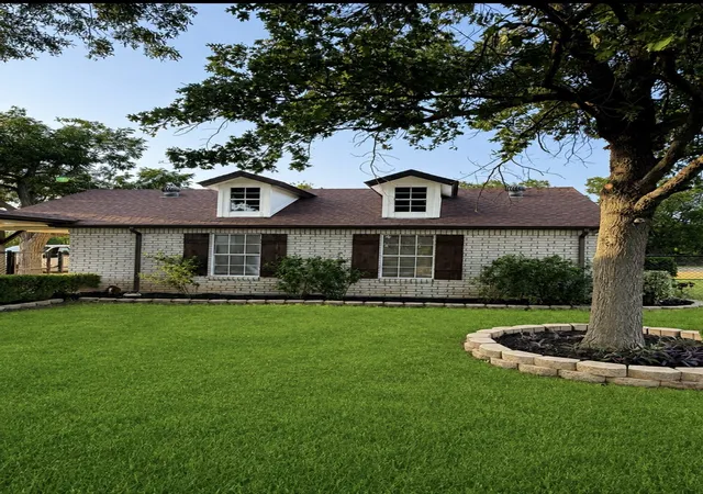 Photo 3 of Single family home for sale at 648 County Road 1591, Sunset, TX 76270 | MLS# 21351757 | Listing updated on 2026-09-25