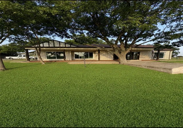 Photo 4 of Single family home for sale at 648 County Road 1591, Sunset, TX 76270 | MLS# 21351757 | Listing updated on 2026-09-25