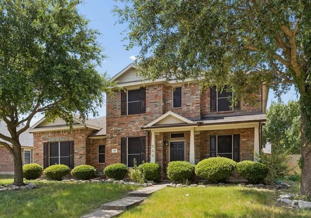 Photo 2 of Sale Pending at 500 Golden Bell Dr, Glenn Heights, TX 75154 | MLS# 21352120 | Listing updated on 2026-08-20