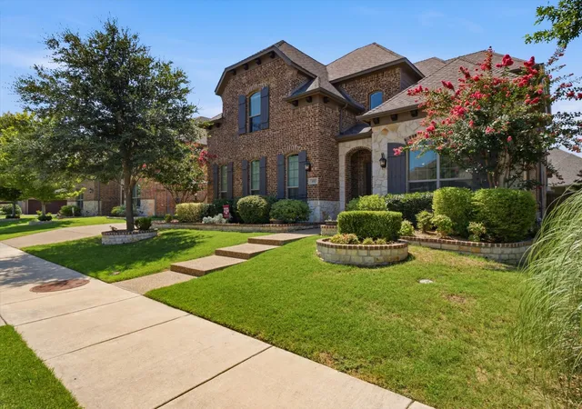 Photo 2 of Single family home for sale at 1013 Pleasant View Dr, Rockwall, TX 75087 | MLS# 21338373 | Listing updated on 2026-09-27