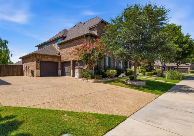 Photo 3 of Single family home for sale at 1013 Pleasant View Dr, Rockwall, TX 75087 | MLS# 21338373 | Listing updated on 2026-09-27