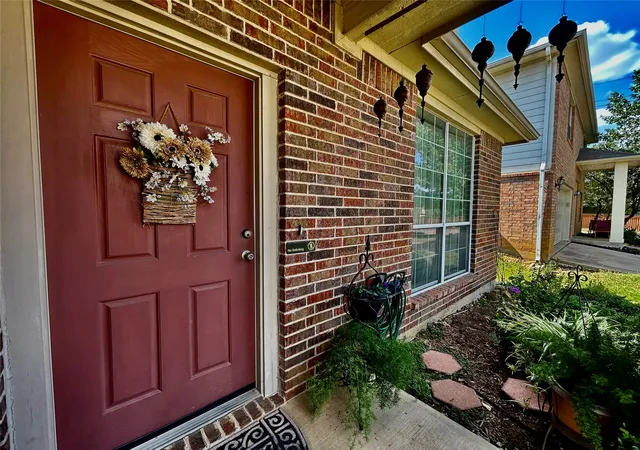 Photo 2 of Single family home for sale at 8853 Stirrup Way, Fort Worth, TX 76244 | MLS# 21350965 | Listing updated on 2026-08-28