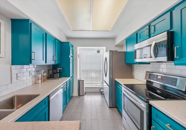 Photo 3 of Condo for sale at 8600 Coppertowne Ln #501, Dallas, TX 75243 | MLS# 21341718 | Listing updated on 2026-08-30
