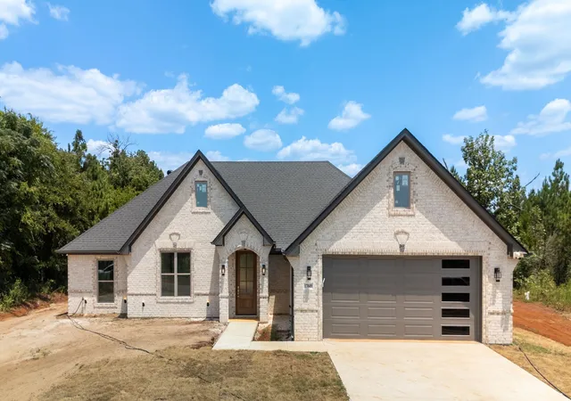 Photo 2 of Sale Pending at 17049 Island Lake Dr, Tyler, TX 75708 | MLS# 21352150 | Listing updated on 2026-09-21