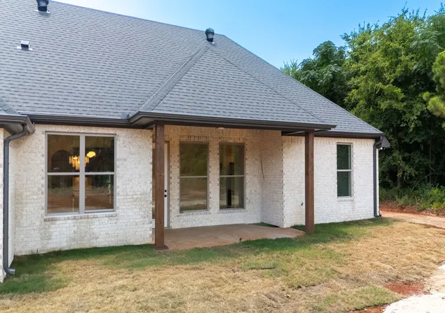 Photo 3 of Sale Pending at 17049 Island Lake Dr, Tyler, TX 75708 | MLS# 21352150 | Listing updated on 2026-09-21