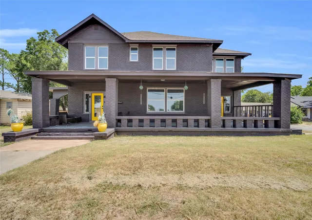 Photo 1 of Single family home for sale at 805 E Wise St, Bowie, TX 76230 | MLS# 21352165 | Listing updated on 2026-08-06