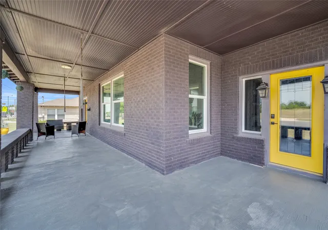 Photo 3 of Single family home for sale at 805 E Wise St, Bowie, TX 76230 | MLS# 21352165 | Listing updated on 2026-08-06
