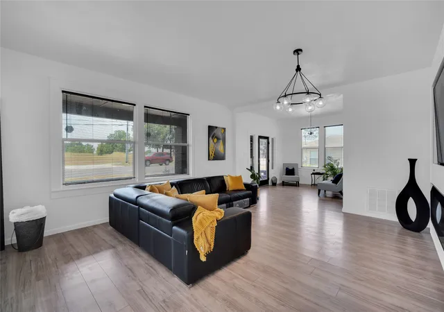 Photo 4 of Single family home for sale at 805 E Wise St, Bowie, TX 76230 | MLS# 21352165 | Listing updated on 2026-08-06