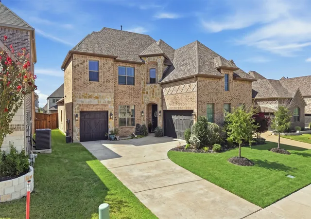 Photo 1 of Single family home for sale at 617 Nakoma Dr, Rockwall, TX 75087 | MLS# 21352166 | Listing updated on 2026-10-05