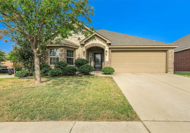 Photo 1 of Single family home for sale at 1916 Gayla Creek Dr, Little Elm, TX 75068 | MLS# 21351157 | Listing updated on 2026-10-06