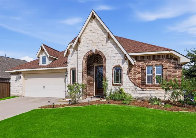 Photo 3 of Single family home for sale at 5800 New Ballinger Dr, Argyle, TX 76226 | MLS# 21325363 | Listing updated on 2026-09-27