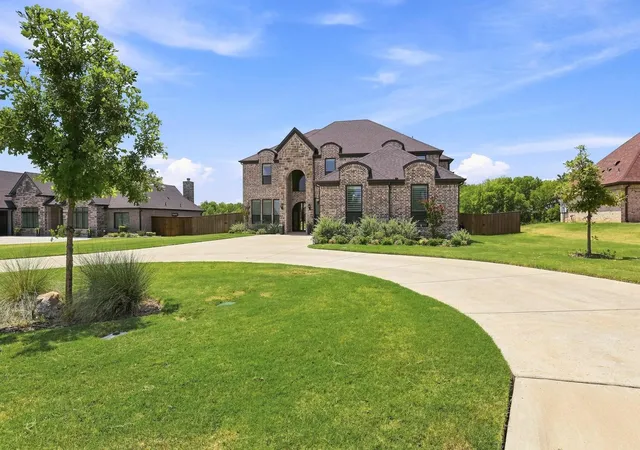 Photo 2 of Single family home for sale at 105 Shawnee Trl, Pottsboro, TX 75076 | MLS# 21349164 | Listing updated on 2026-09-27