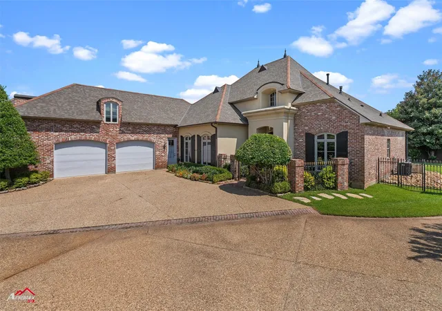 Photo 4 of Single family home for sale at 105 Calais Ct, Bossier City, LA 71111 | MLS# 21350810 | Listing updated on 2026-08-07