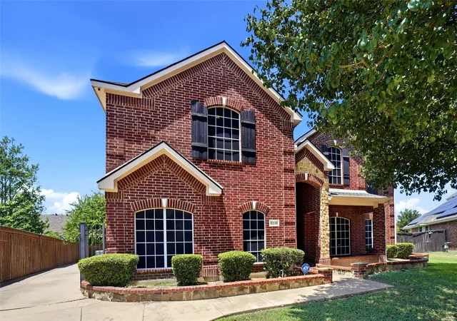 Photo 2 of Single family home for sale at 5231 Woodfield Dr, Grand Prairie, TX 75052 | MLS# 21336063 | Listing updated on 2026-08-27