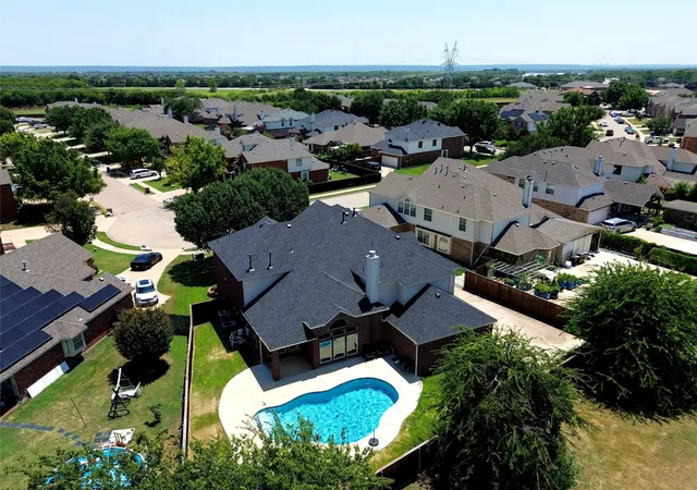 Photo 3 of Single family home for sale at 5231 Woodfield Dr, Grand Prairie, TX 75052 | MLS# 21336063 | Listing updated on 2026-08-27