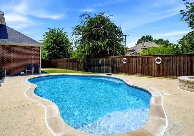 Photo 4 of Single family home for sale at 5231 Woodfield Dr, Grand Prairie, TX 75052 | MLS# 21336063 | Listing updated on 2026-08-27