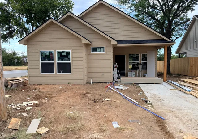 Photo 1 of Single family home for sale at 201 W Cherry St, Nocona, TX 76255 | MLS# 21351048 | Listing updated on 2026-08-24