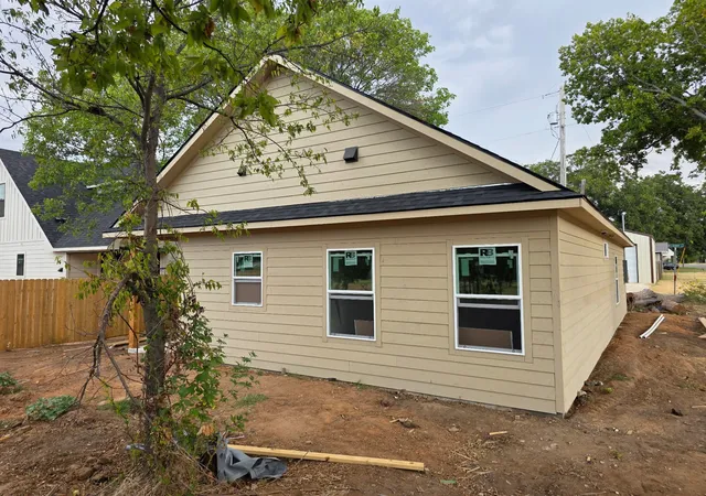 Photo 3 of Single family home for sale at 201 W Cherry St, Nocona, TX 76255 | MLS# 21351048 | Listing updated on 2026-08-24