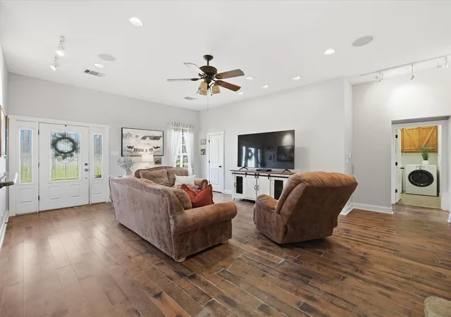Photo 3 of Single family home for sale at 426 County Road 3435, Paradise, TX 76073 | MLS# 21352275 | Listing updated on 2026-08-06